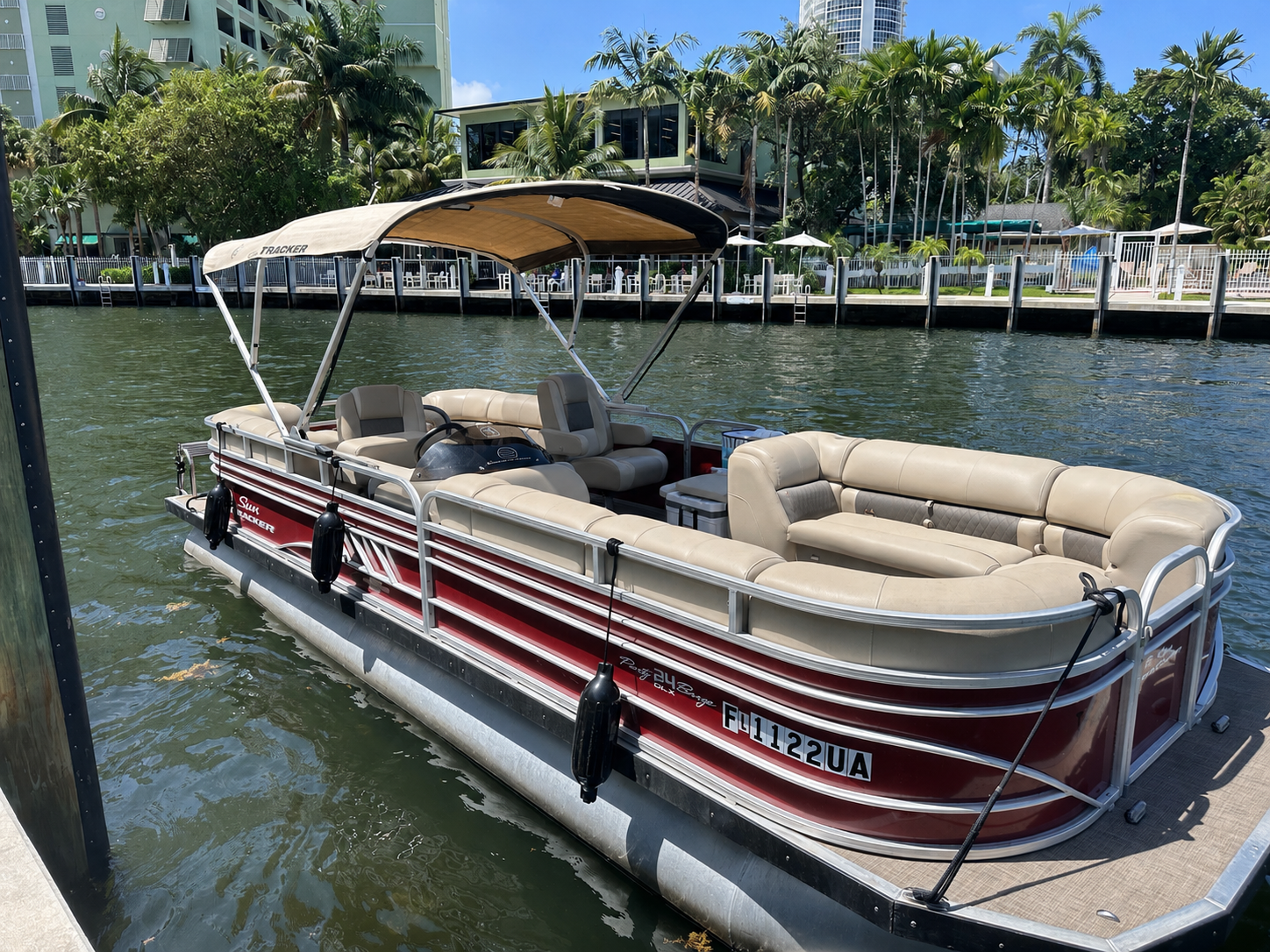 26-foot pontoon boat rental